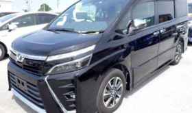 TOYOTA VOXY 2019 中古