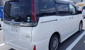 TOYOTA NOAH 2020 中古