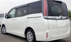 TOYOTA NOAH 2018 中古