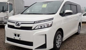 トヨタ ヴォクシー TOYOTA VOXY 2017 中古