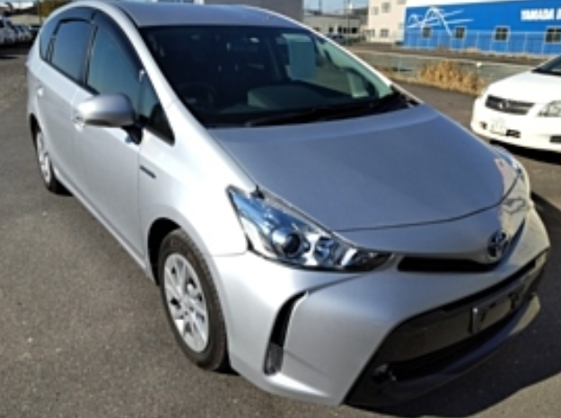 TOYOTA PRIUS ALPHA 2017 中古