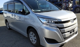 トヨタノア TOYOTA NOAH 2017 中古