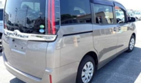 トヨタ ノア TOYOTA NOAH 2017 中古