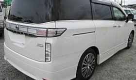 日産エルグランド NISSAN ELGRAND 2017 中古